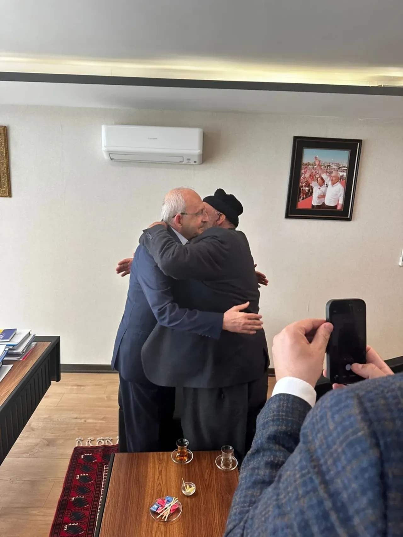 Kılıçdaroğlu’na sürpriz isimden ziyaret! Yıllar sonra helallik istedi