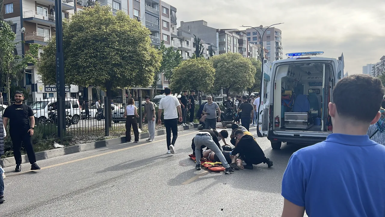 Yaya üst geçidinde feci ölüm! Kurtarma çalışmaları da olay oldu, yaralılar var