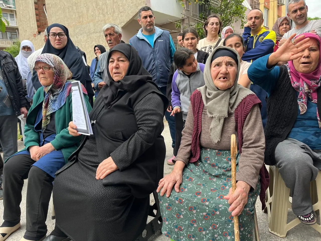 İzmir'de şeftali zorbalığı! CHP'li belediye ranta kılıf buldu
