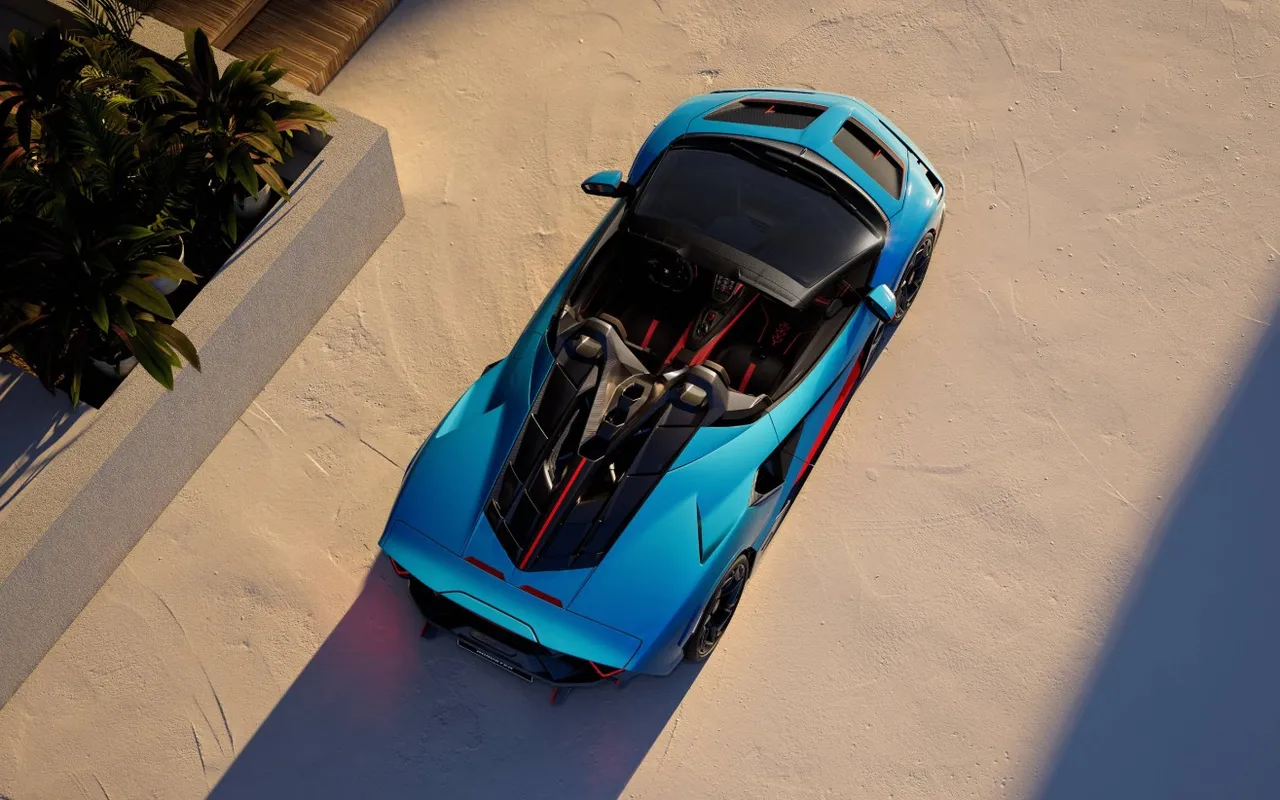 Lamborghini'den koleksiyonluk hiper otomobil: 15 adet üretilecek Fenomeno Roadster tanıtıldı