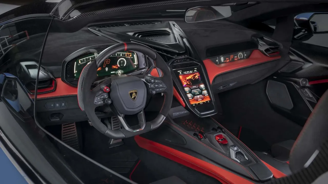 Lamborghini'den koleksiyonluk hiper otomobil: 15 adet üretilecek Fenomeno Roadster tanıtıldı