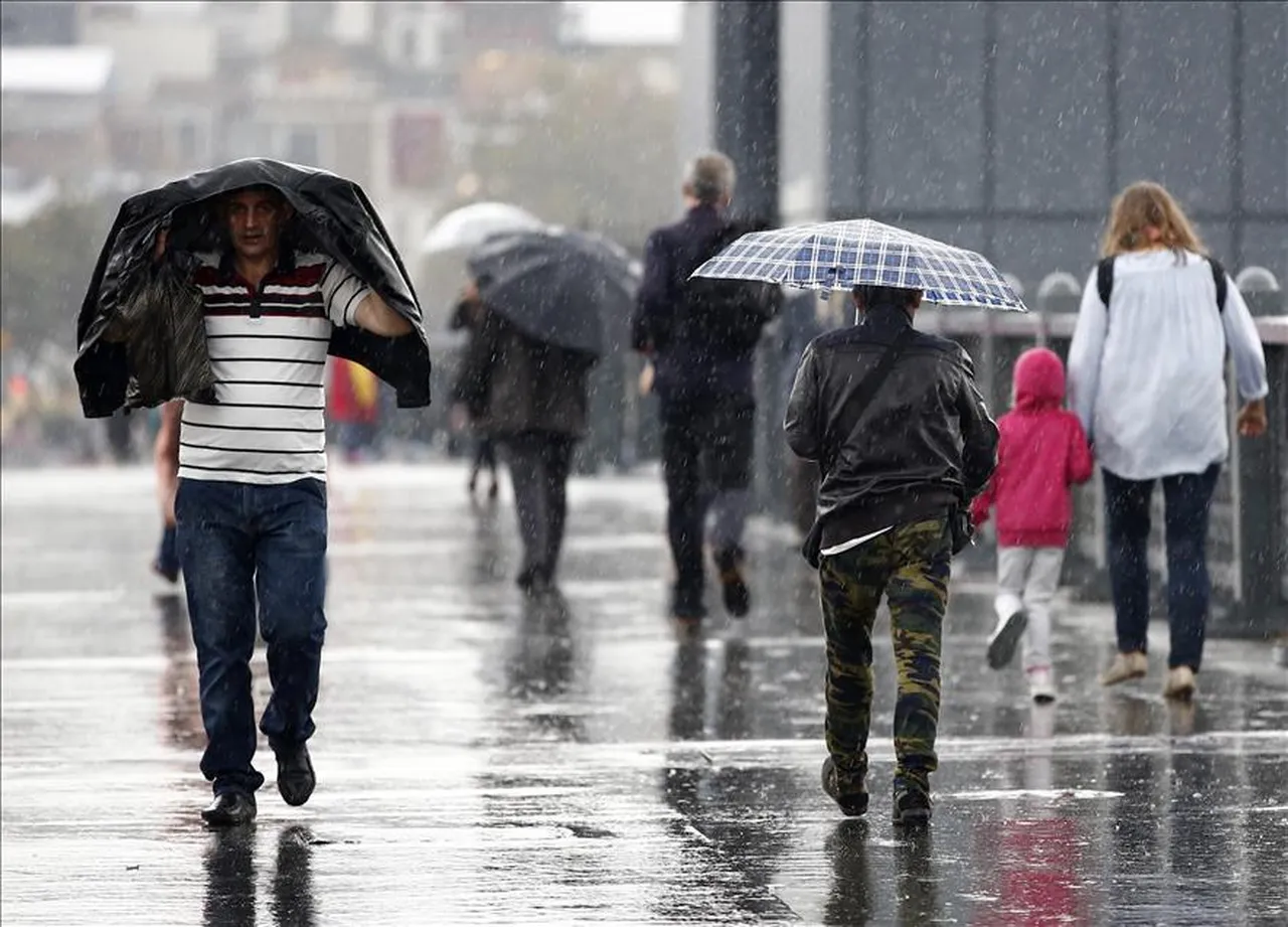 Meteoroloji 14 ili uyardı! ‘Akdeniz’ etkisi kısa sürdü, sağanak geri dönüyor