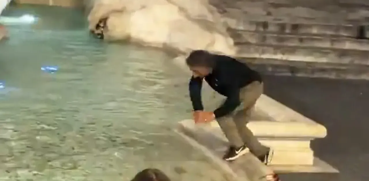 Tarihi Trevi Çeşmesine atlayan turiste şok ceza! Ömür boyu men edilecek
