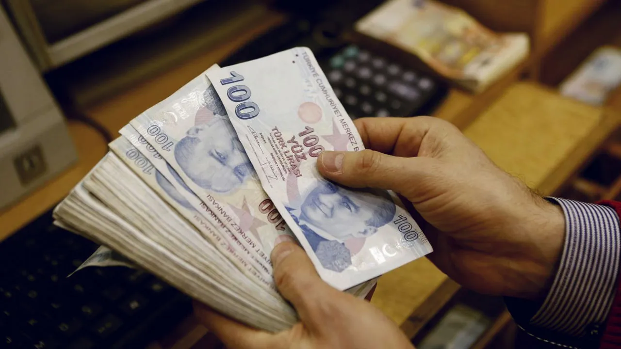 Türklerin 524 milyar $’ı yatırımcının radarında! Enflasyonla değer kaybediyor…