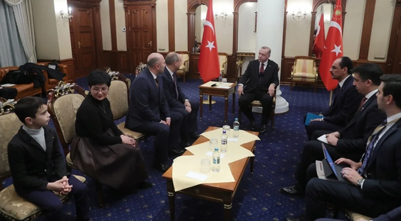 Cumhurbaşkanı Erdoğan Ahıska ve Gagavuz Türkleri'ni kabul etti.