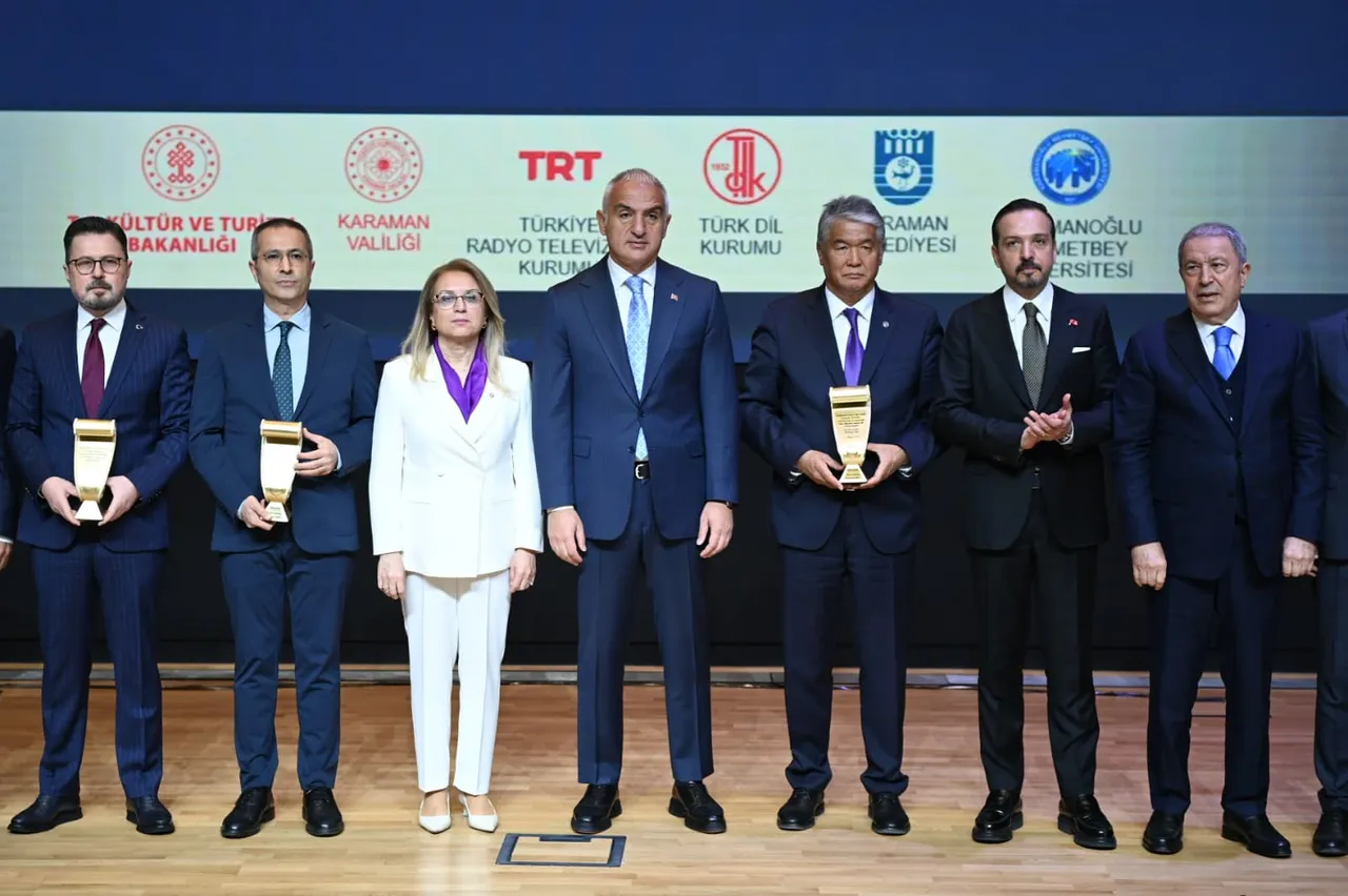Bakan Ersoydan gençlere Türkçeye sahip çıkma çağrısı