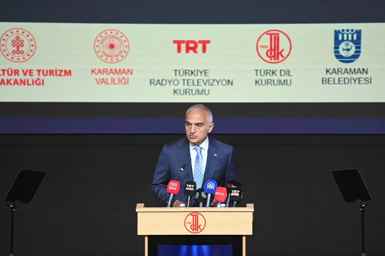 Bakan Ersoydan gençlere Türkçeye sahip çıkma çağrısı