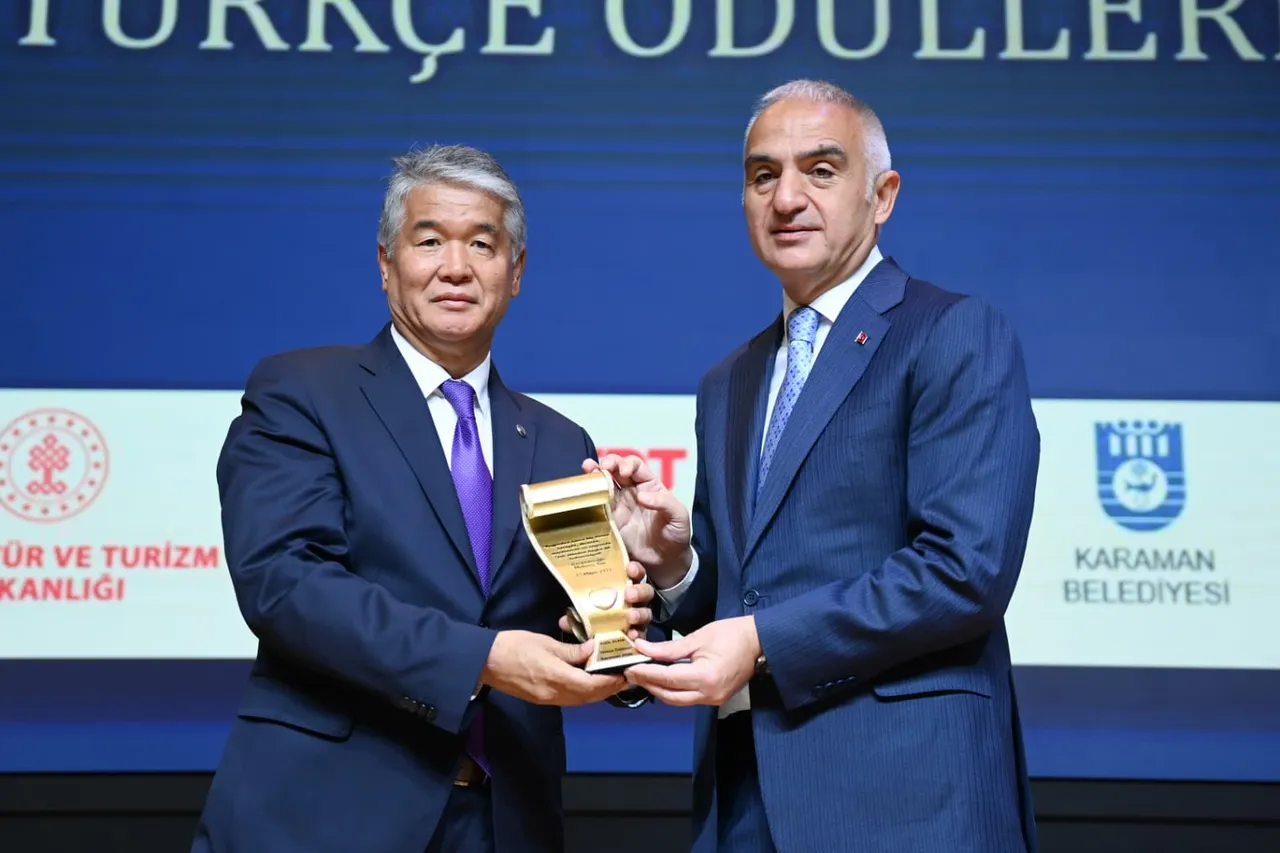 Bakan Ersoydan gençlere Türkçeye sahip çıkma çağrısı
