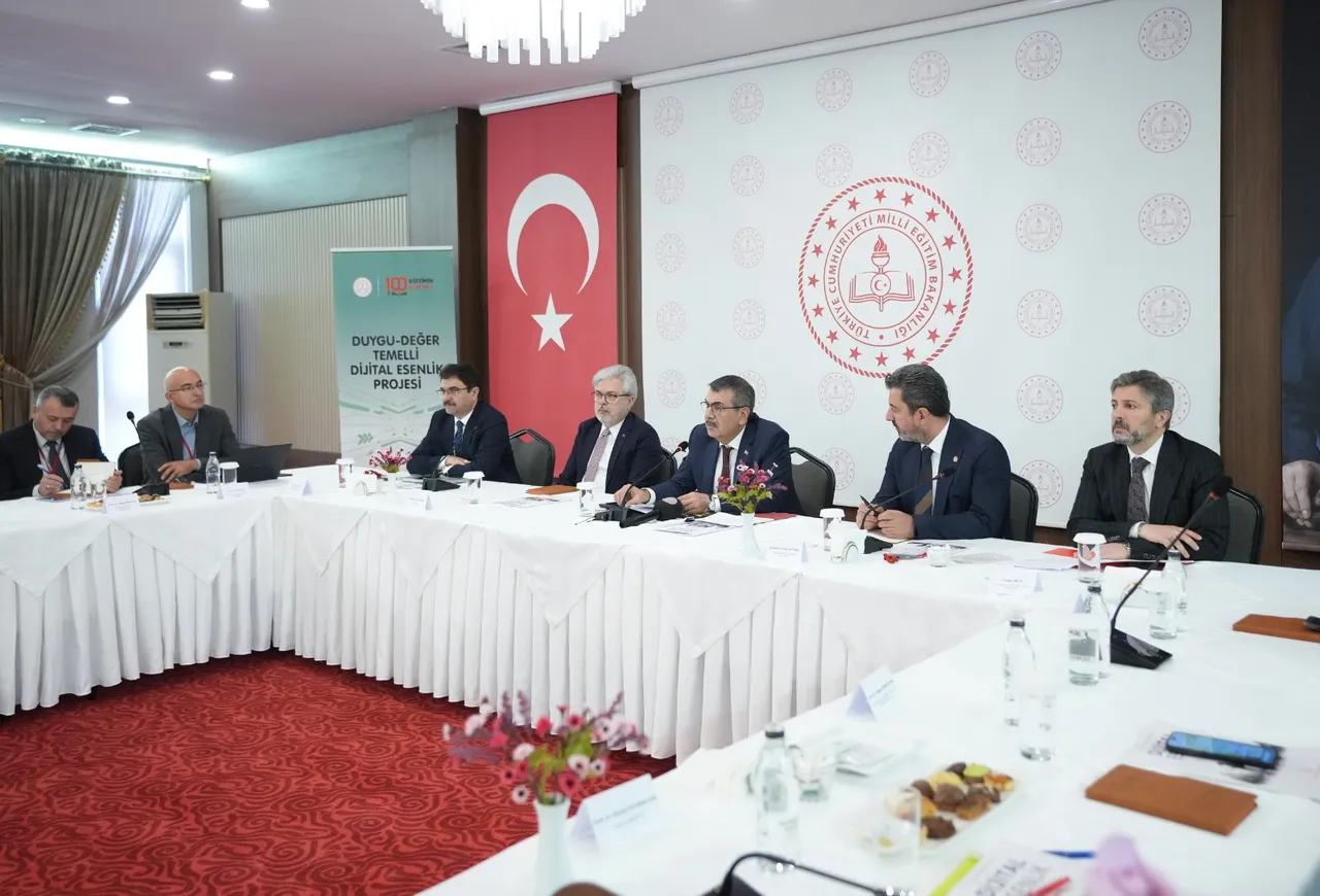 Bakan Tekin duyurdu: Çocuklara özel dijital esenlik sistemi kuruluyor