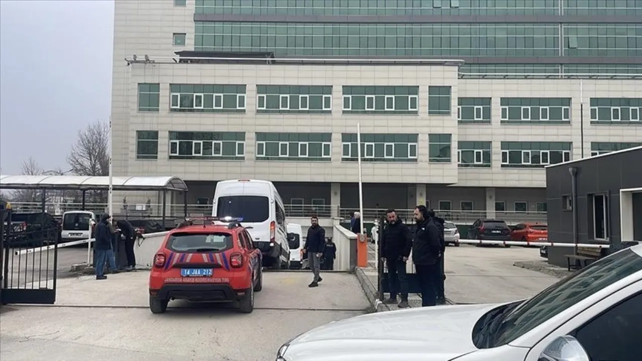 Bolu Belediyesi'ne operasyon: Jandarma ekipleri binada arama yapıyor!