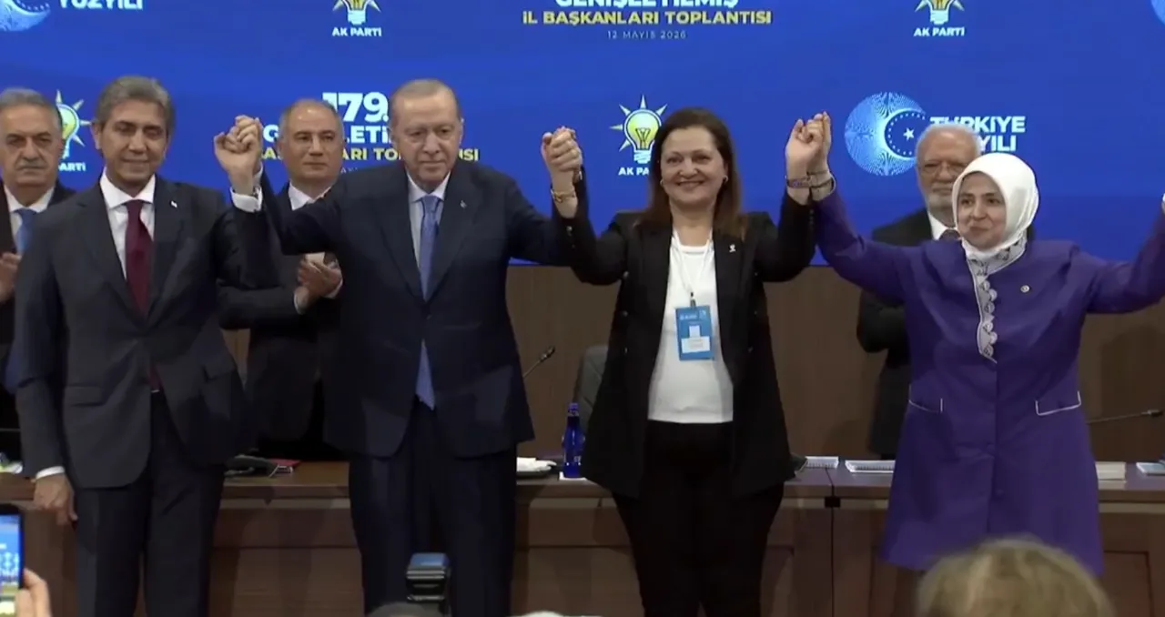 Burcu Köksal resmen AK Parti'de