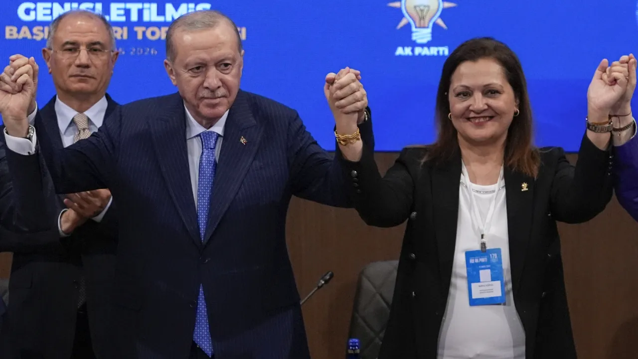 Burcu Köksal resmen AK Parti'de