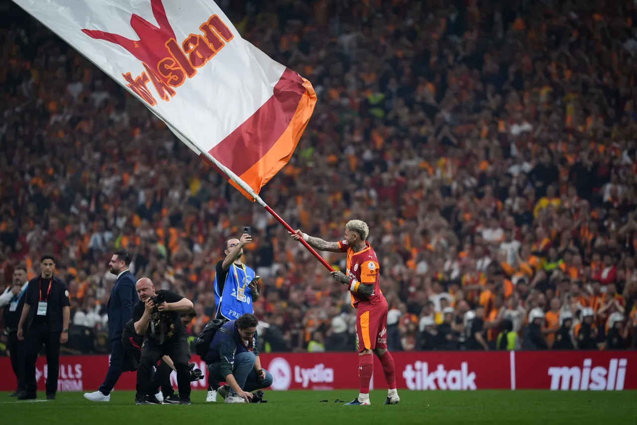 Galatasaray ile Antalyaspor, RAMS Park'ta karşılaştı. Karşılaşmayı kazanıp şampiyon olan Galatasaray'da Mauro Icardi, 26'ncı şampiyonluğu kutladı.