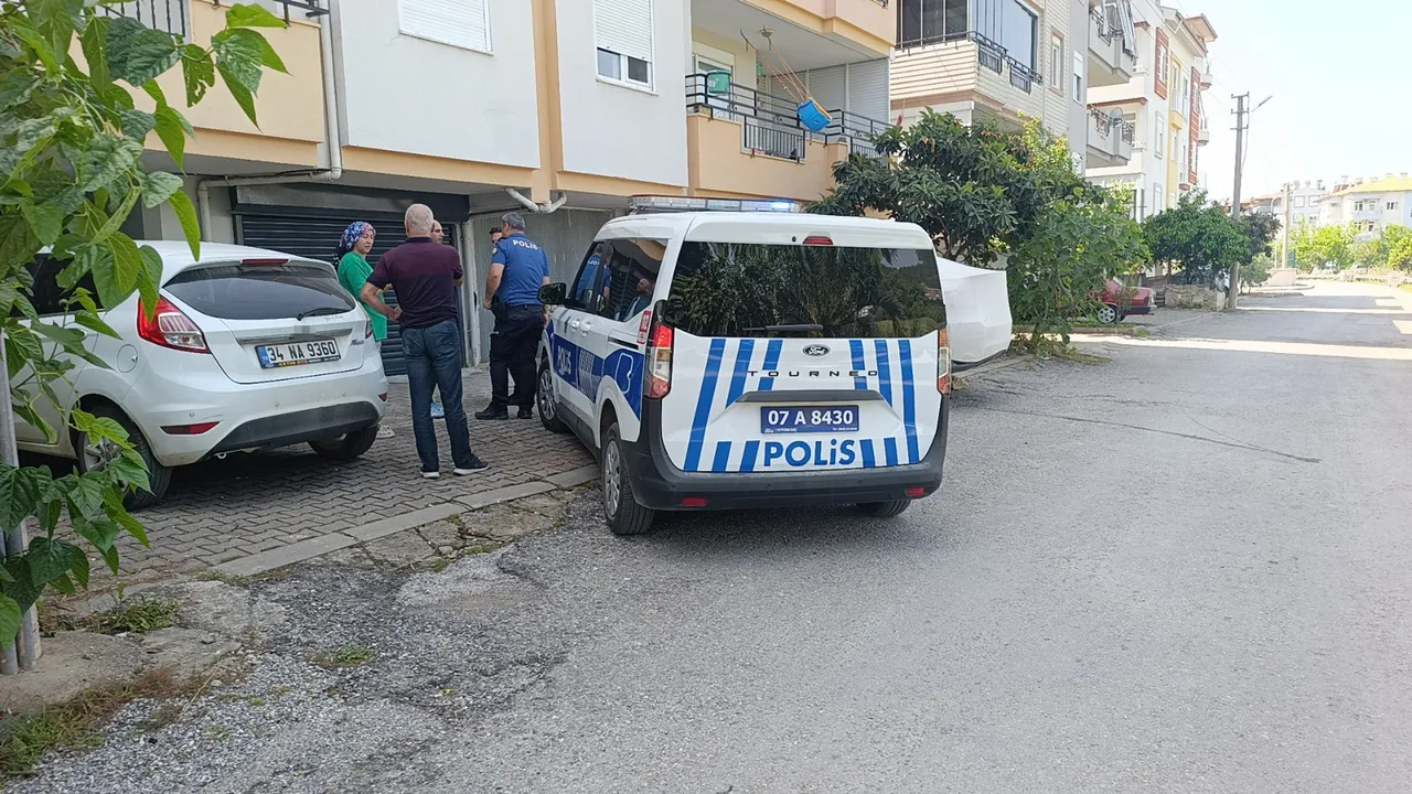Garajda hırsız ihbarına giden polisler, gördükleri karşısında şoke oldu