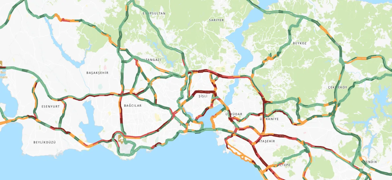 İstanbul'da trafik alarm verdi! Yoğunluk yüzde 80'e çıktı