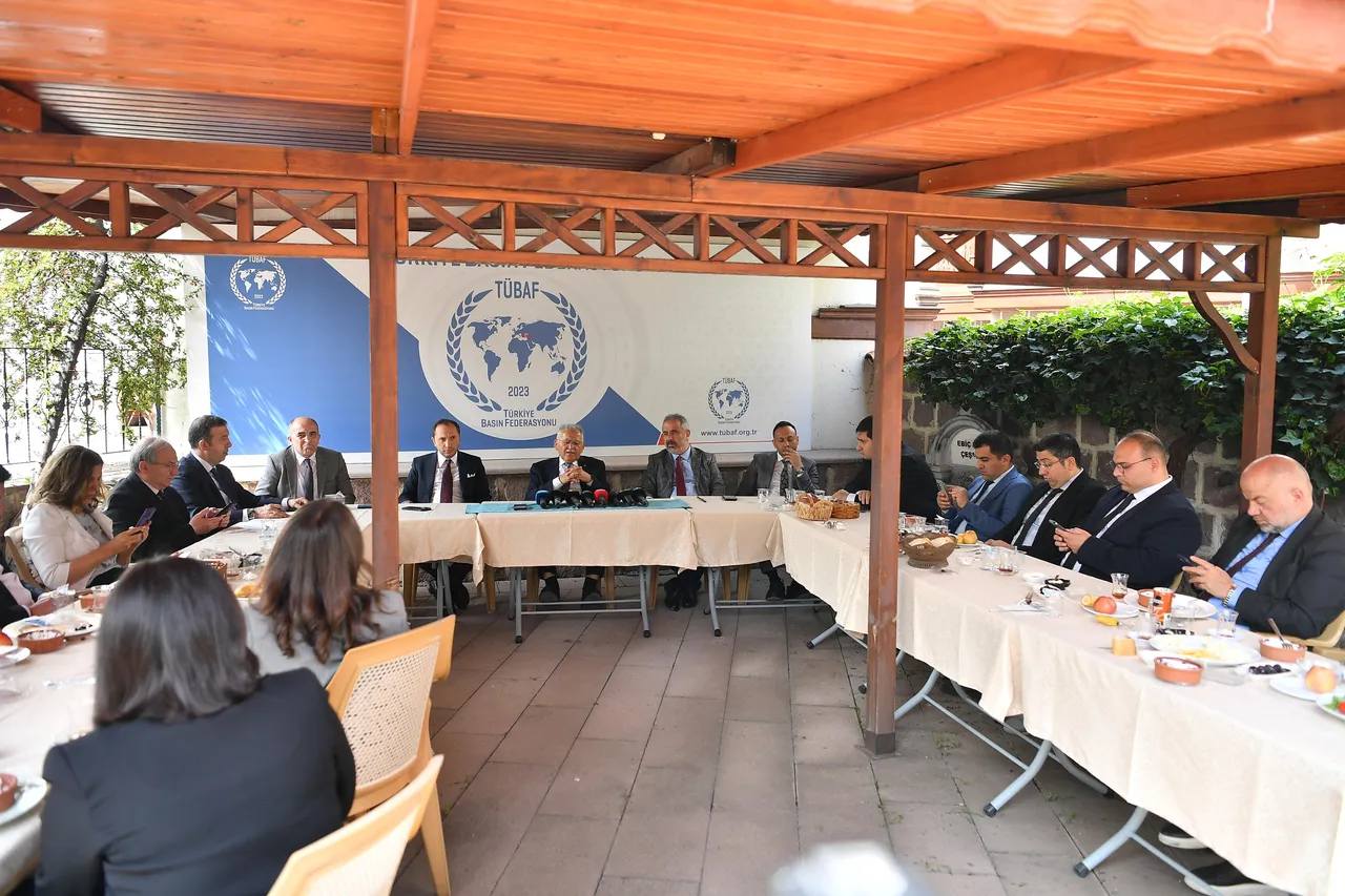 Kayseri Büyükşehir Belediye Başkanı Büyükkılıç’tan iki müjde