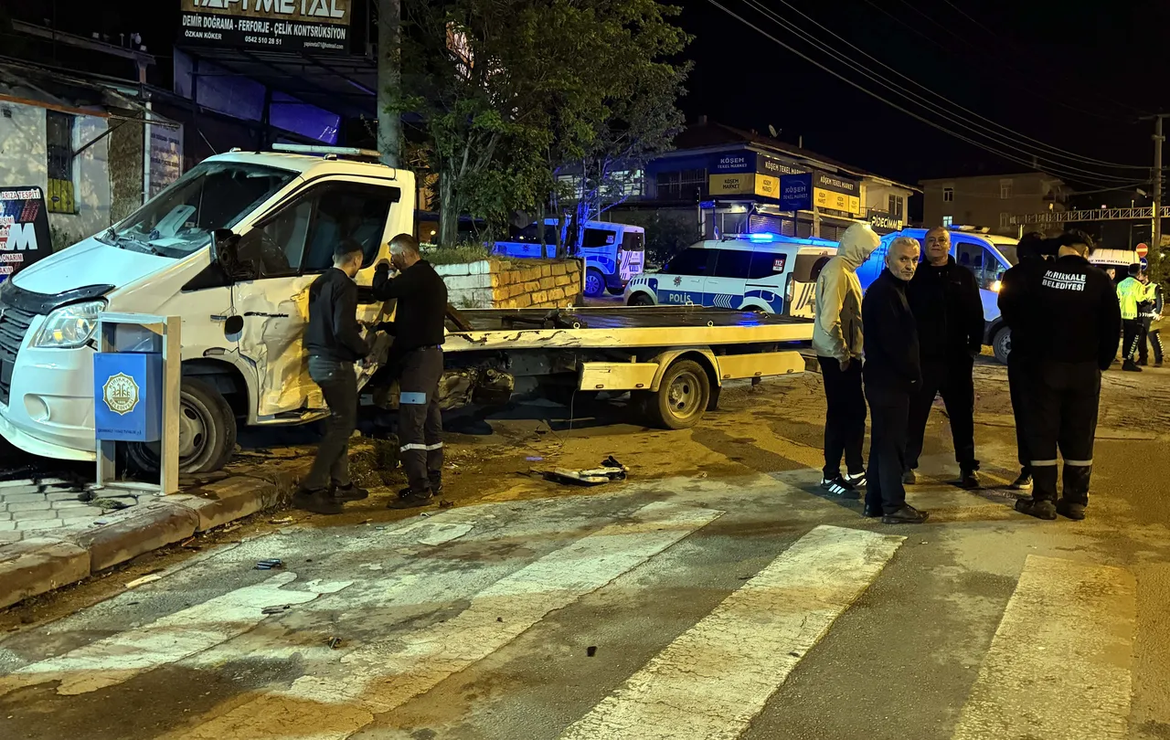Kırıkkale'de feci kaza! Otomobil, çekiciye çarptı: 1 ölü, 1 yaralı