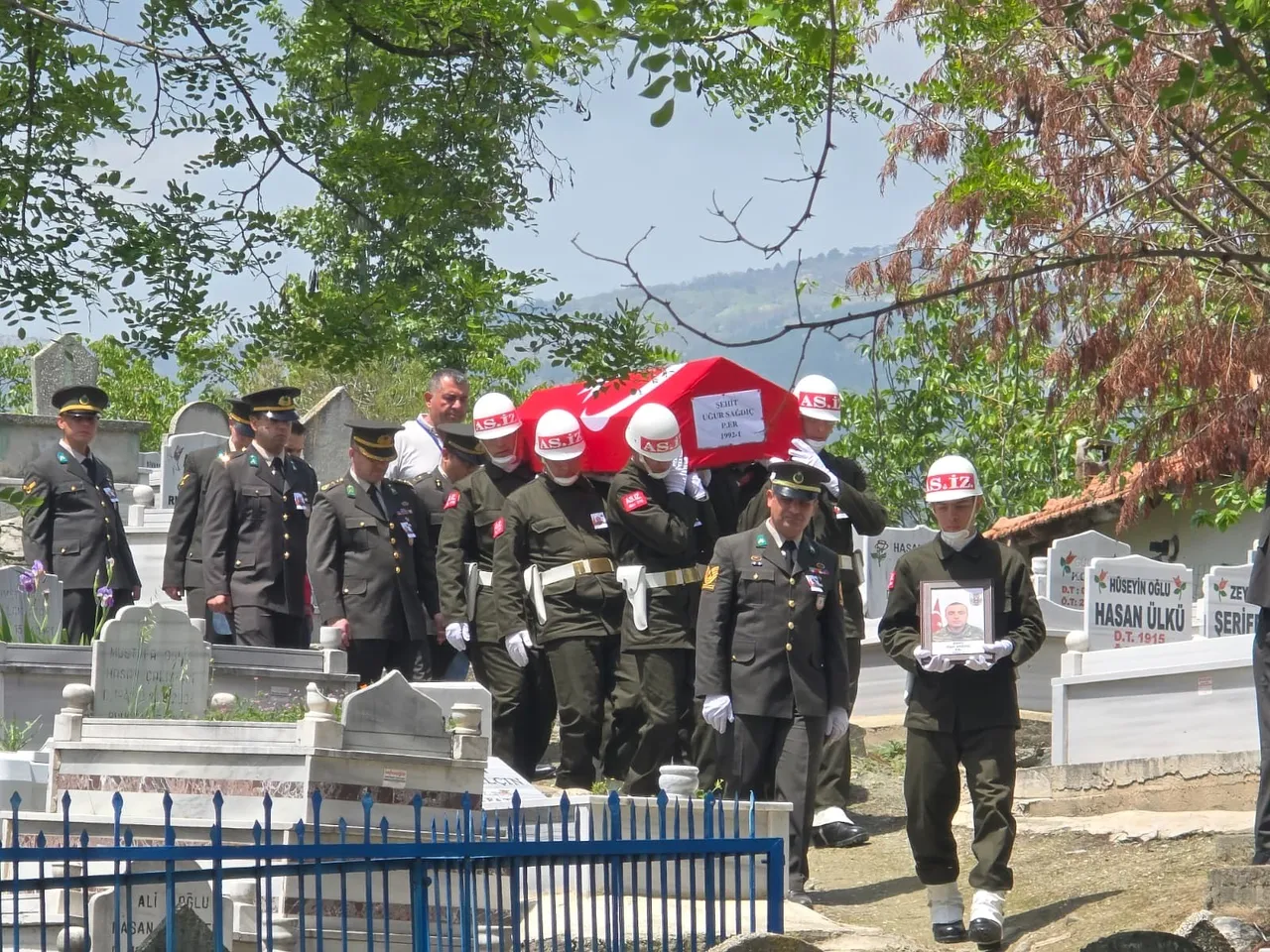 Şehidin kabri açıldı, naaşı yeniden kefenlendi! Yeni adresi dikkat çekti