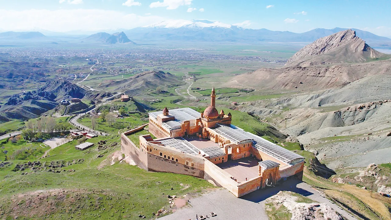 Taşlara işlenmiş bir medeniyet: İshak Paşa Sarayı