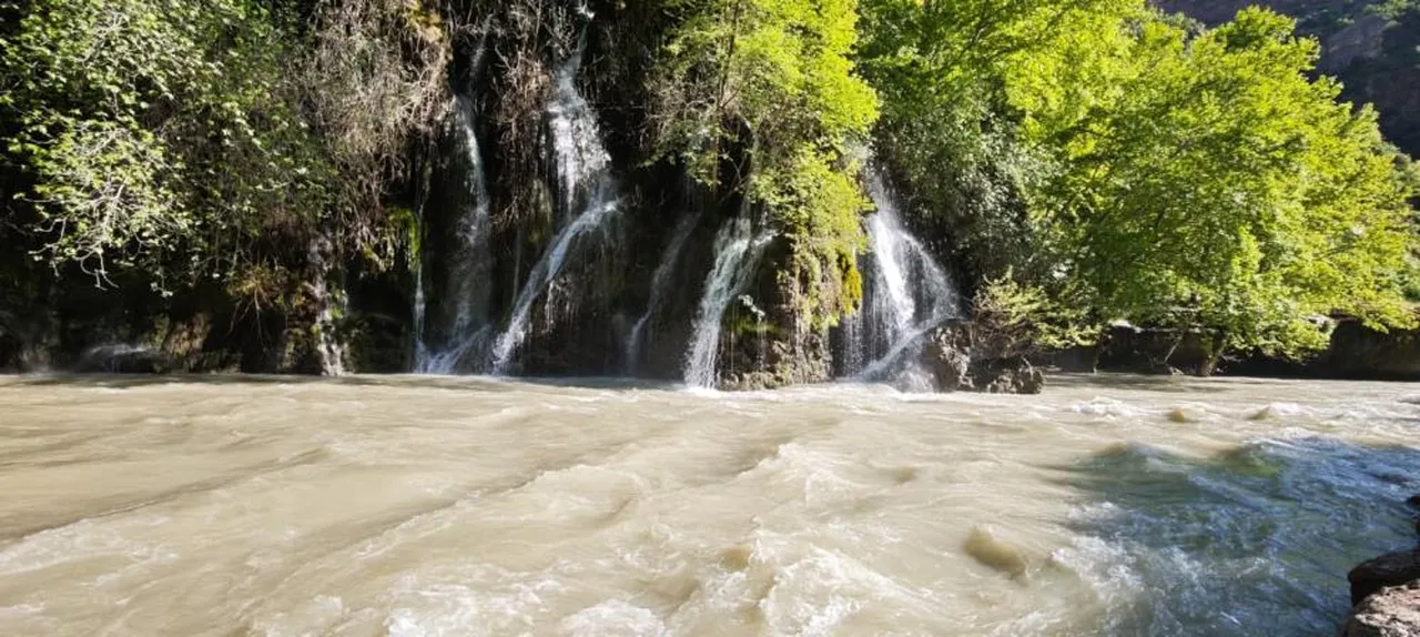 Zore Kanyonu ve Şelalesi görenleri mest ediyor