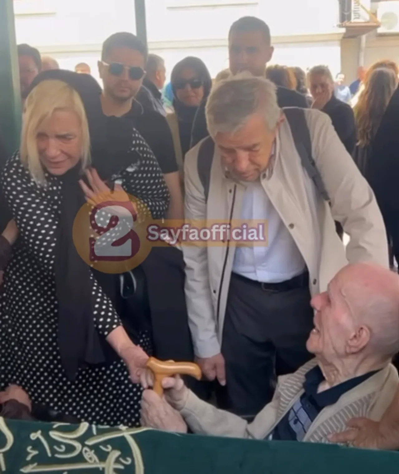 Alp Balkan’ın cenazesinde yürek yakan anlar! 95 yaşındaki babadan acı veda