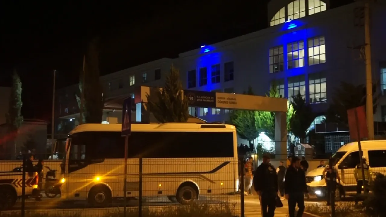 Burdur’da KYK yurdunda 'kimyasal' paniği! Öğrenciler gece yarısı tahliye edildi 