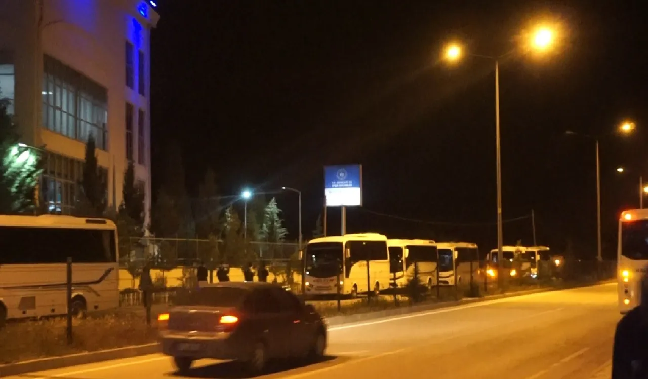 Burdur’da KYK yurdunda 'kimyasal' paniği! Öğrenciler gece yarısı tahliye edildi