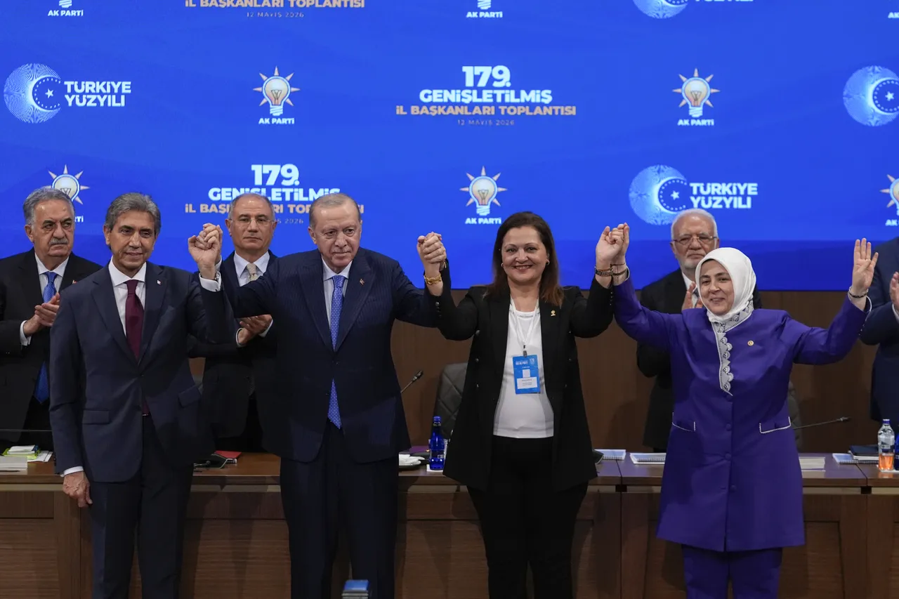 CHP’den AK Parti’ye geçen Burcu Köksal’dan ikinci açıklama: Tek sevdam Afyon
