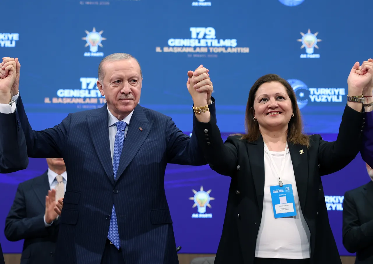 CHP’den AK Parti’ye geçen Burcu Köksal’dan ikinci açıklama: Tek sevdam Afyon