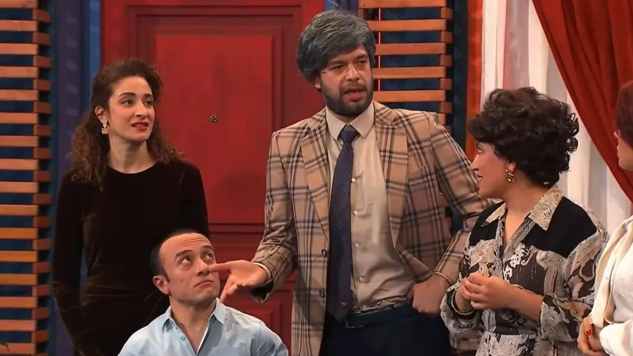 Çok Güzel Hareketler 2’de “Papaz Olduk” skecine eleştiri yağdı! Tepkiler sonrası özür dilediler
