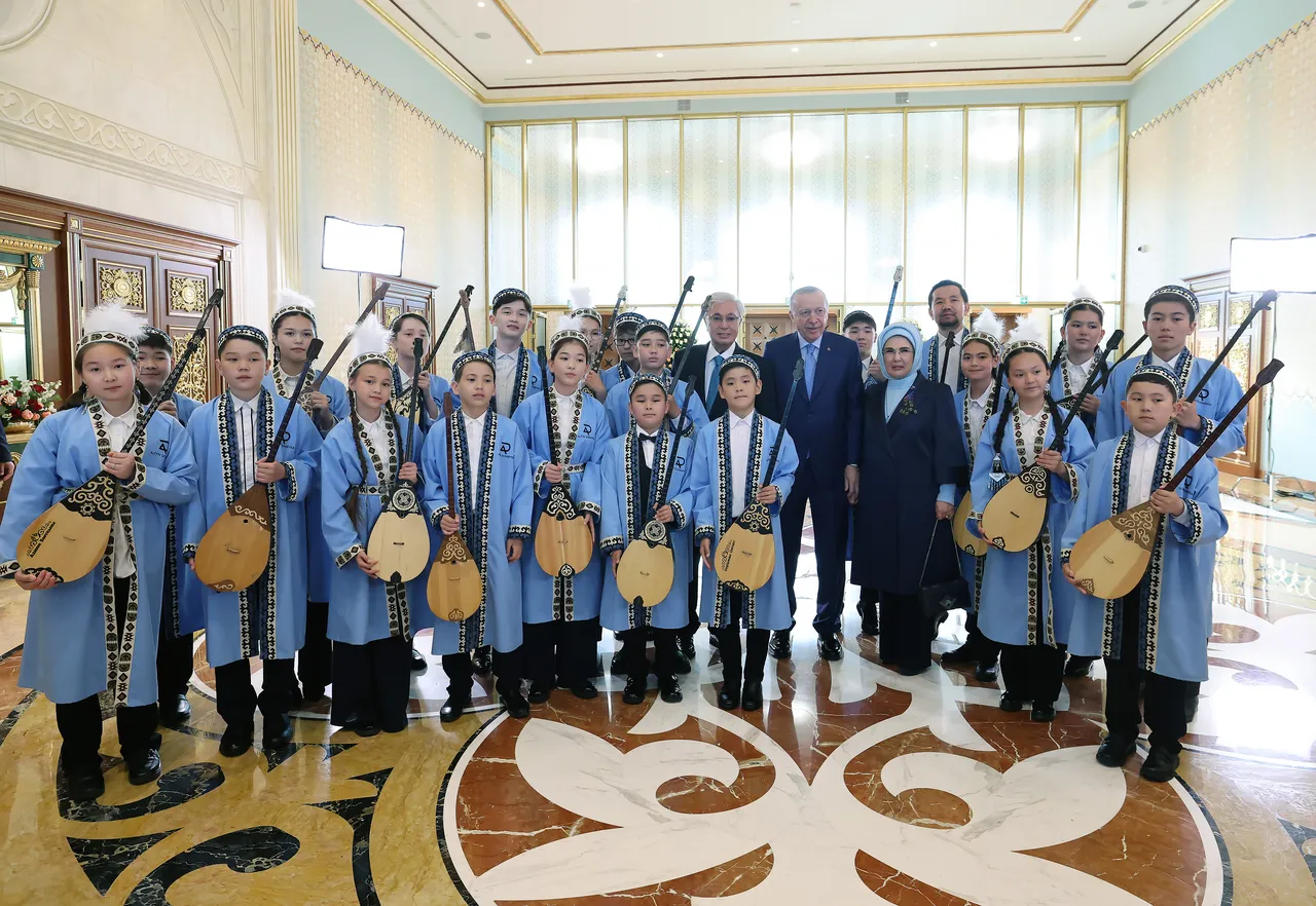Cumhurbaşkanı Erdoğan Kazakistanda: Resmi törenle karşılandı