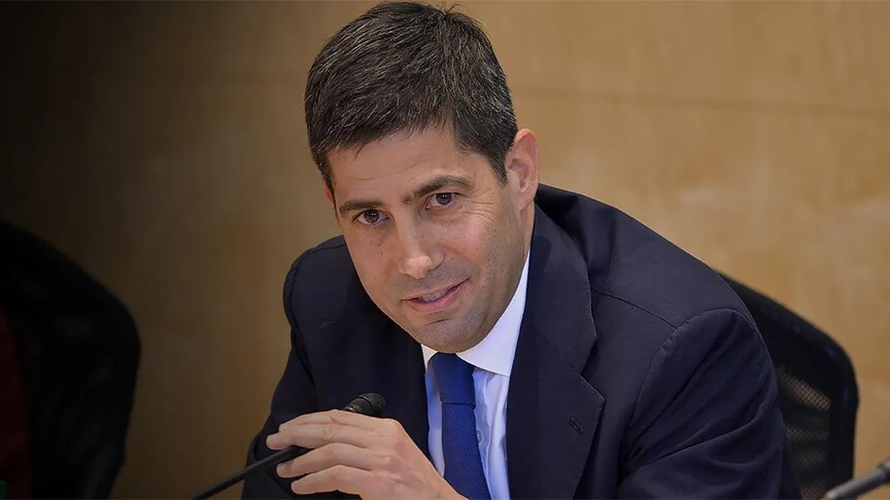 Fed'de Kevin Warsh dönemi başladı! ABD Senatosu başkanlığını onayladı