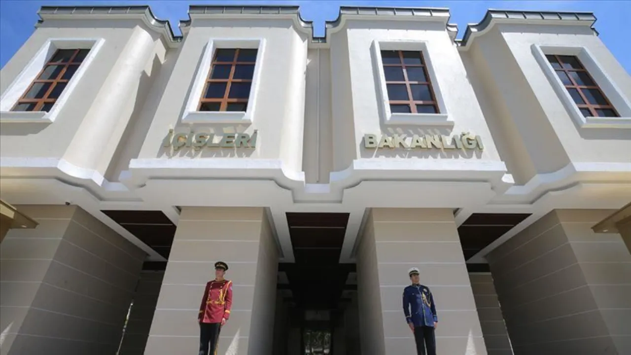 İçişleri Bakanlığı'nda yeni dönem! 3 yıl şartı getirildi 