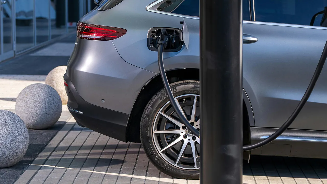 Petrol devi ülkede şaşırtan tablo! Elektrikli araç tercihi rekor kırdı