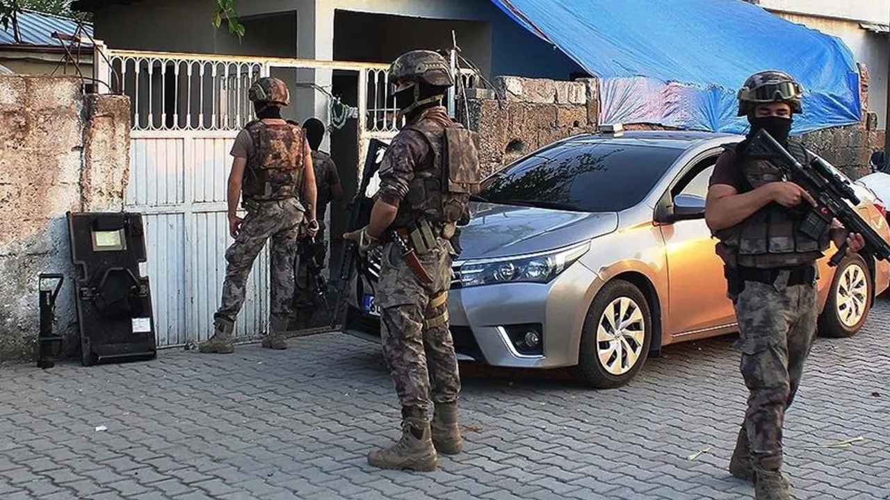 Diyarbakır'da uyuşturucu satıcılarına ağır darbe: 405 şüpheli hakkında gözaltı kararı