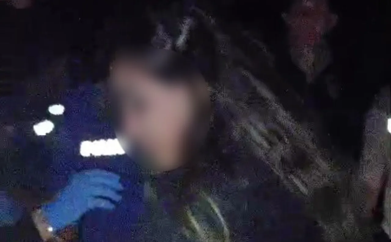 Falezlerden düşerek mahsur kaldı! Kendisini kurtaran ekiplerden özür diledi