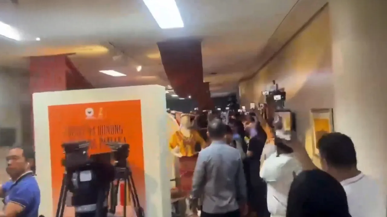 Filipinler Senatosunda silah sesleri! Kurşunlar havada uçuştu