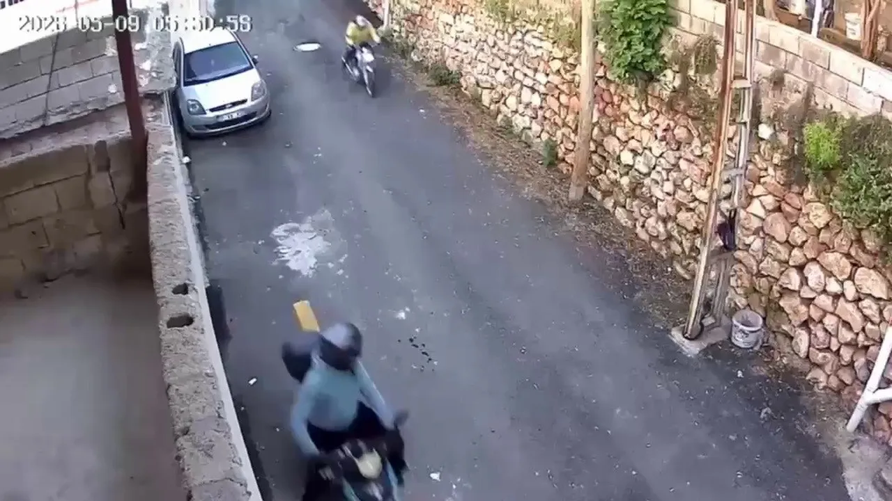 Film gibi hırsızlık: Otomobilin anahtarını evden çalıp aracı götürdüler
