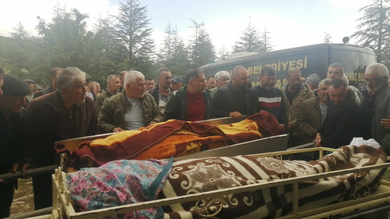Hastalığına çare arıyordu… Eşiyle birlikte can verdi