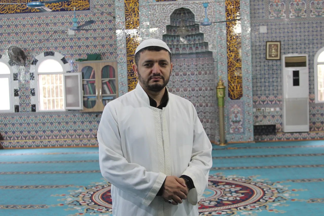 Namaz kılarken kalp krizi geçirdi, imam hayatını kurtardı
