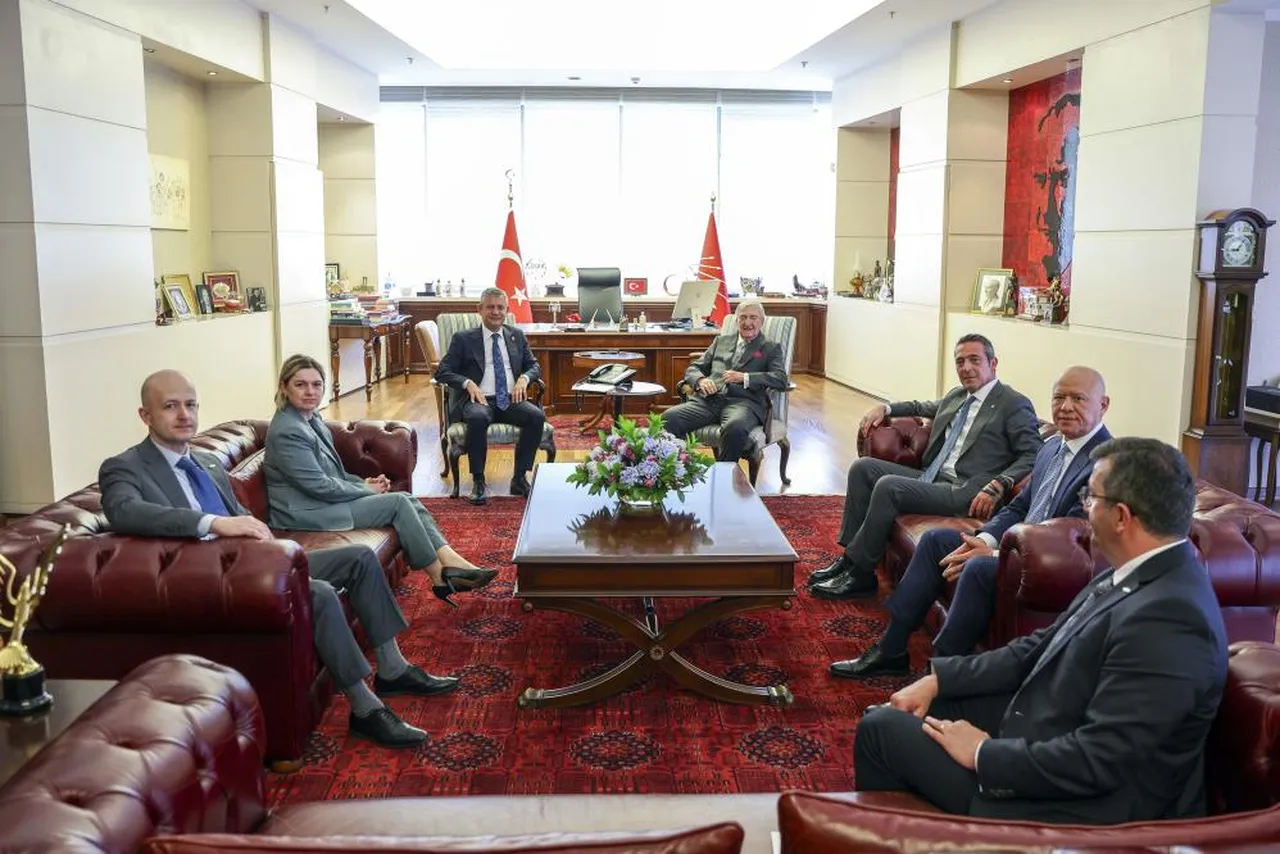 Rahmi Koç ve Ali Koç'tan Bahçeli'ye sürpriz ziyaret
