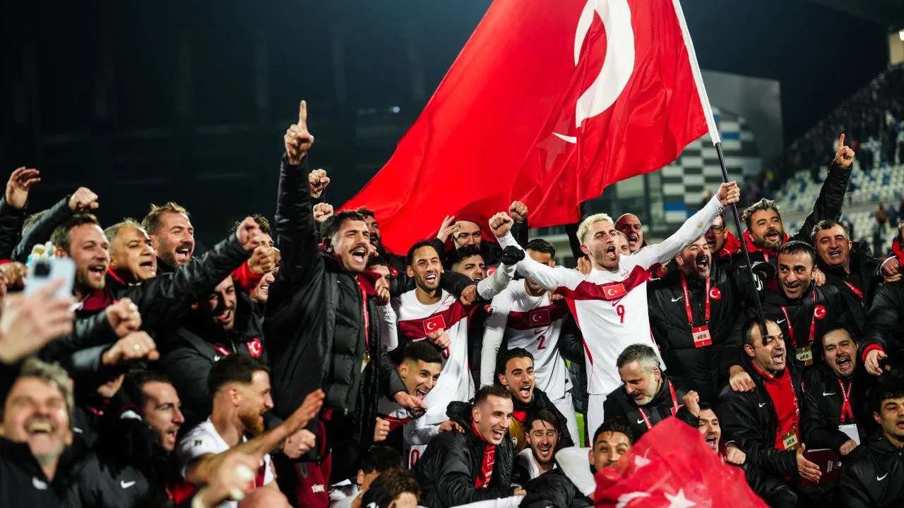 Semicenk'ten çok konuşulacak Milli Takım Marşı! Sosyal medyada yorum yağdı...