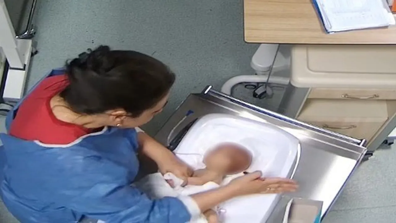 5 günlük bebeğe şiddet uygulayan hemşire, mahkemede hakime yalvardı