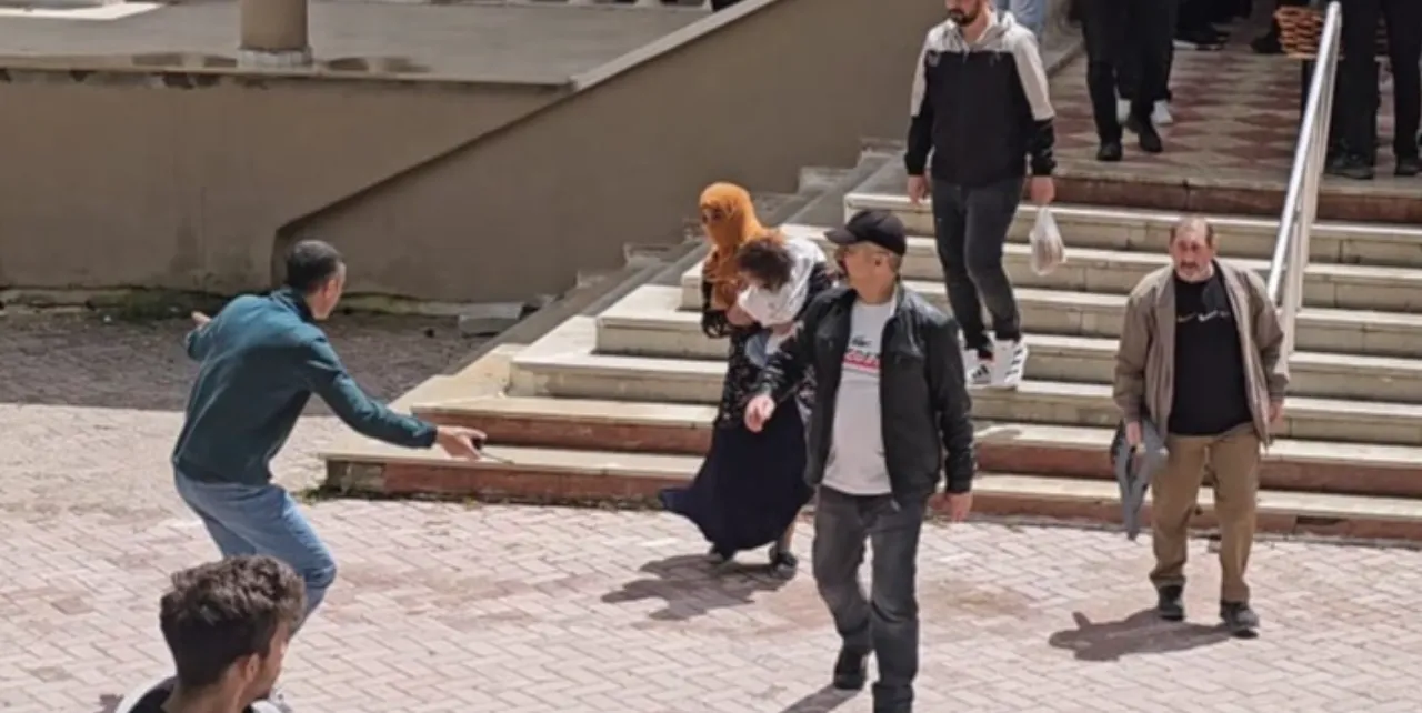 Elazığ'da yakalanan dilenciden zabıtaya ilginç tepki! Bir tek beni mi tuttun?