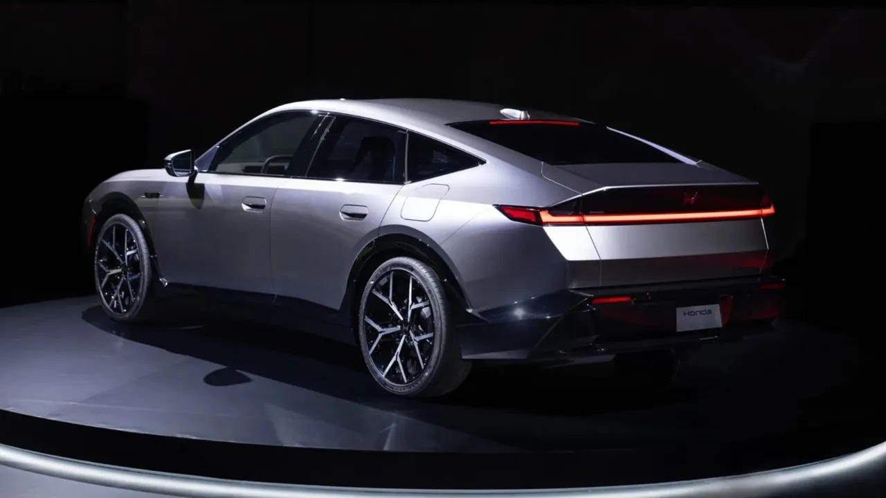 Elektrikli araçta geri vites! Honda 15 yeni hibrit model geliyor