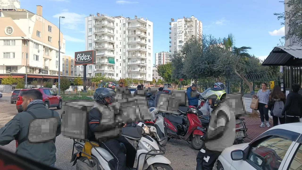 Kapısına günde onlarca kurye, ambulans, cenaze aracı geliyor! Dijital şantaj çetesi pes dedirtti