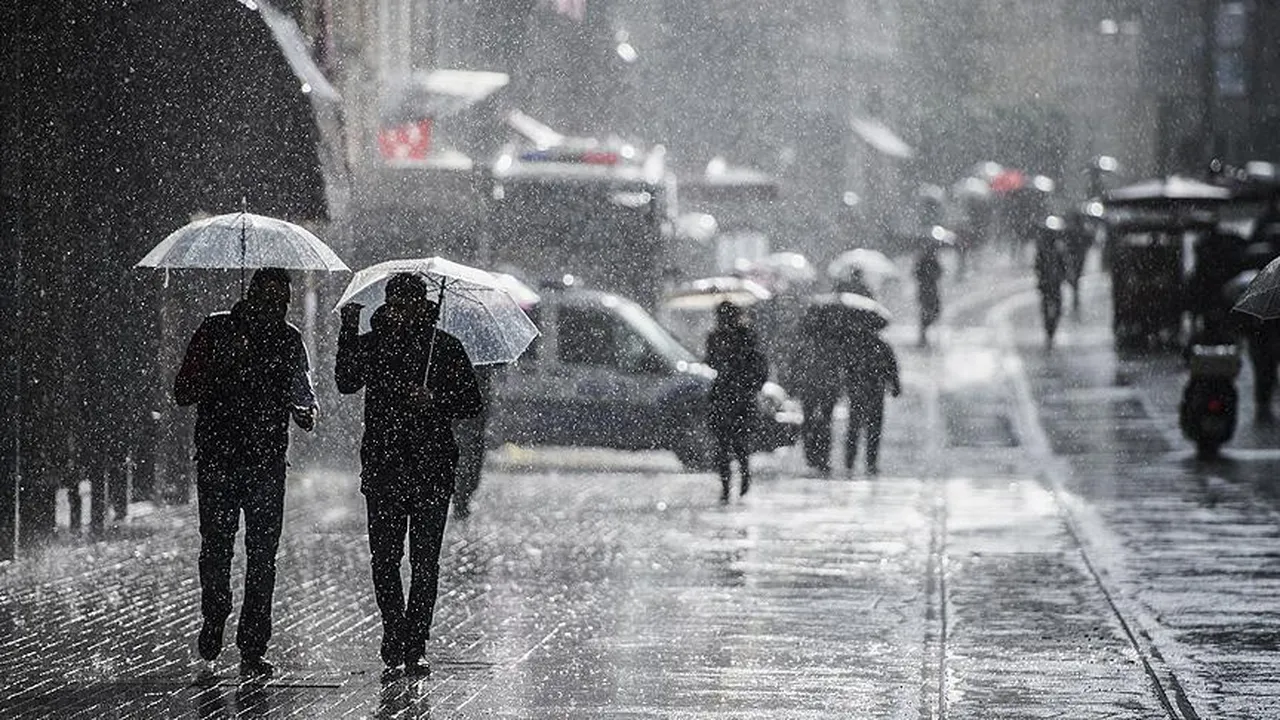 Meteorolojiden 11 il için ‘sarı kodlu’ uyarı! Hem fırtına hem sağanak, ikisi birden yolda