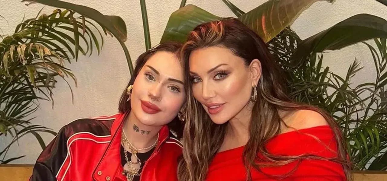 Melek Bal ve annesi Umut Akyürek