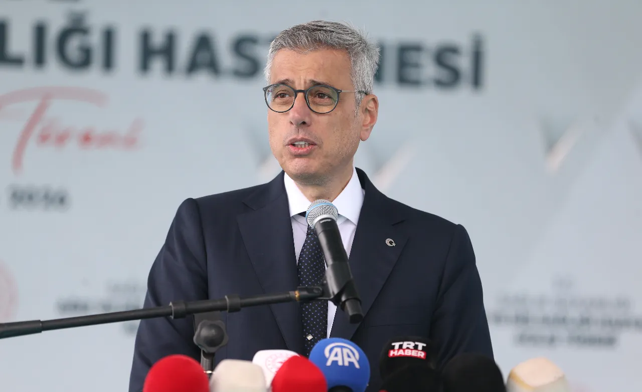 Sağlık Bakanı Memişoğlu, Niğde Ağız ve Diş Sağlığı Hastanesi'nin açılışına katıldı