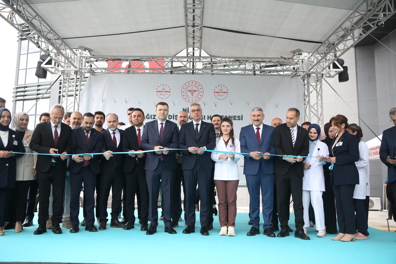 Sağlık Bakanı Memişoğlu, Niğde Ağız ve Diş Sağlığı Hastanesinin açılışına katıldı